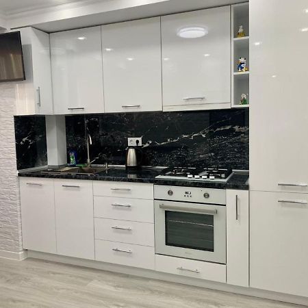 Apartament On Lev Tolstoi 43B! Apartment Chisinau Luaran gambar